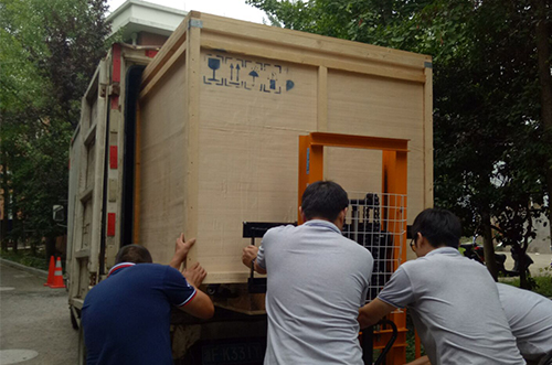 麗水客戶SMT設(shè)備專車送貨，貨到上門安裝調(diào)試