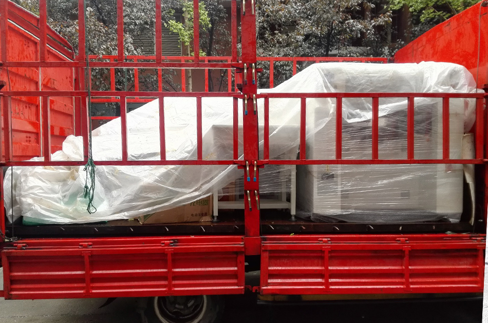 南京客戶SMT設(shè)備專車送貨，貨到上門安裝調(diào)試