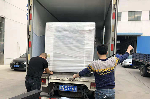 蘇州客戶SMT設備專車送貨，貨到上門安裝調(diào)試