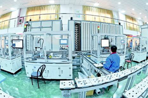 2020年全省工業(yè)總產(chǎn)值達(dá)2萬(wàn)億元，貴州省發(fā)力大數(shù)